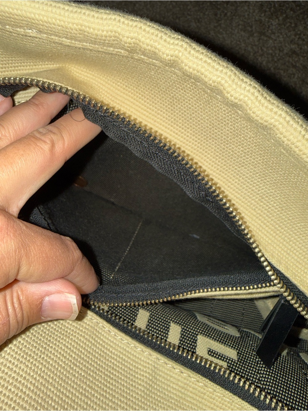 Marc Jacobs Canvas 'The Tote Bag' in Natural and Black - Picture 3 of 7